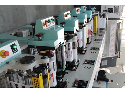Machine d'impression d'étiquettes flexographiques - 11