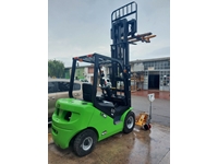2.0 Ton 4700 mm Triplex Lityum Akülü Forklift - 6