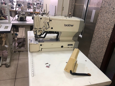 Machine à boutonnière automatique 800A3 - 3