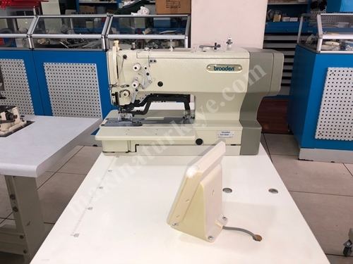 Buttonhole Machine with Top Motor