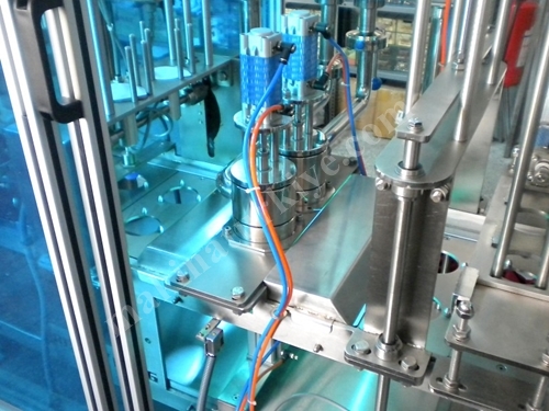 Machine de remplissage de yaourt liquide à 2400 pièces/heure