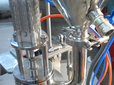 1350 Adet/Saat Dönerli Su Yoğurt Ayran Dolum Makinası - 3