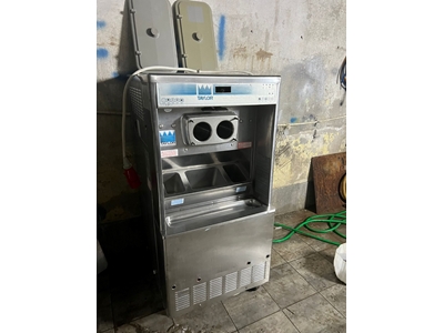 3-Arm Eiscreme Füllmaschine - 4