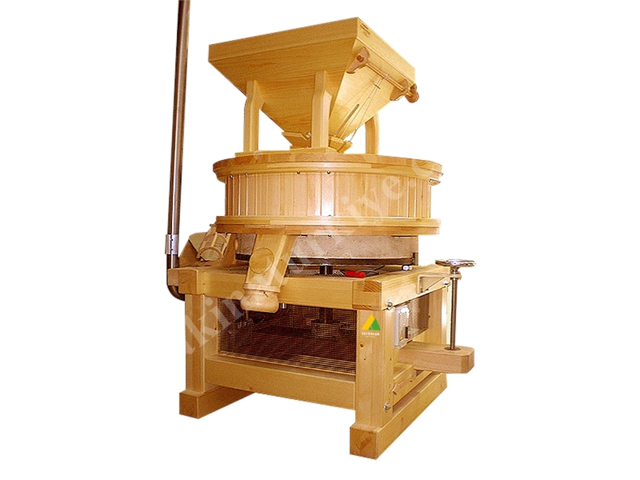 Moulin à grains avec système de transport pneumatique