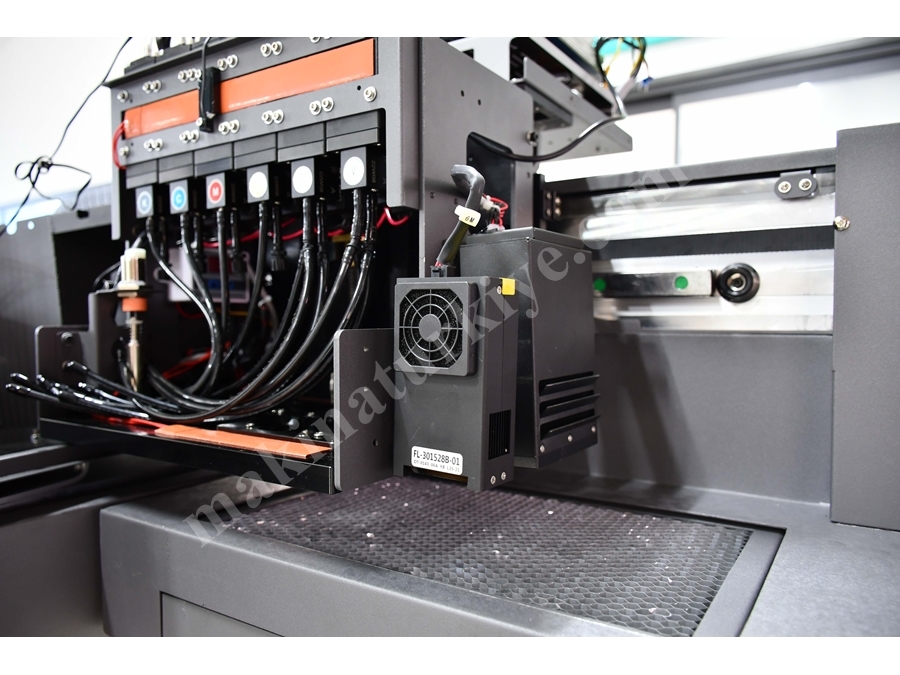 3 Kafalı 100 mm UV Baskı Makinası