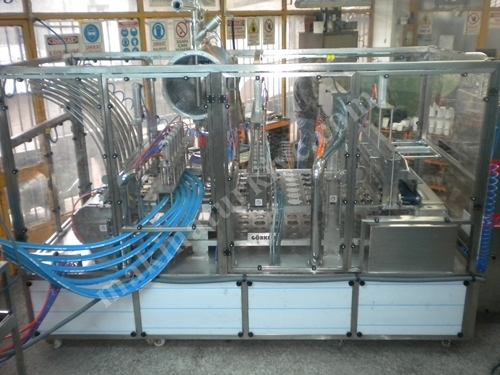 6-Einheiten-Lineare (Frischkäse-Buttermilch) Flüssigkeitsabfüllmaschine