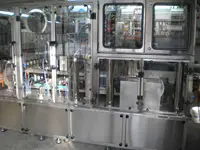 Машина для фасовки жидких продуктов в 8 линейных каналах