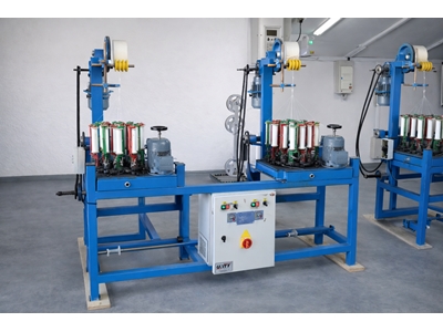 90 Series 16 Bobbin Yarn Knitting Machine - 0