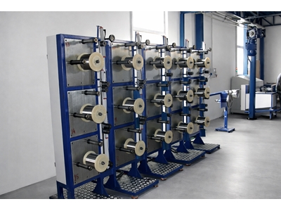 Machine à enrouler fil entièrement automatique - 1