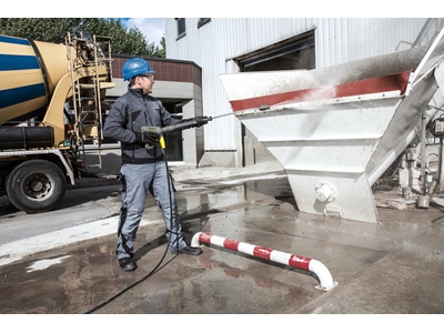 Karcher HDS 8/18 -4C 30-180 Bar Basınçlı Soğuk Sıcak Su Oto Yıkama Makinası - 1