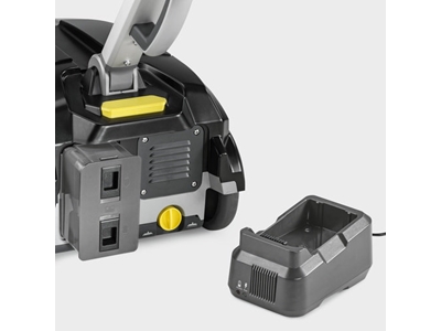 Karcher BD 30/4 C Bp Pack 280 mm 240 W Battery-Powered Floor Scrubber - 1