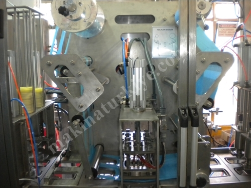 Maschinen zur Befüllung von Flüssignahrungsmitteln mit Käse und Margarine mit einer Kapazität von 2000 Stück/Stunde