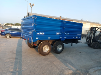 Remorque basculante tandem de 8 tonnes à usage agricole - 8
