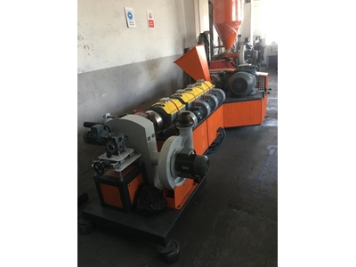 Machine d'Extrusion de Granulés en Plastique - 1