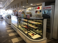 Berühmter Gebäck Schokoladenkuchen Schrank