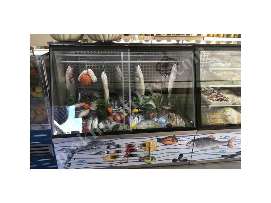 Fischvitrine