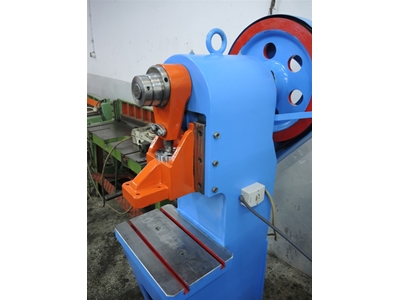 15 Ton Volantlı Eksantrik Pres - 5