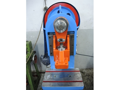 15 Ton Volantlı Eksantrik Pres - 3