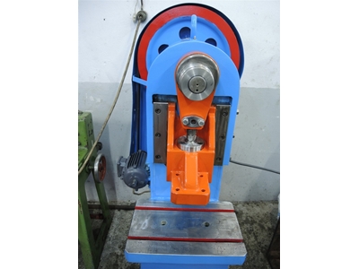 15 Ton Volantlı Eksantrik Pres - 8