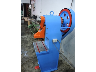 15 Ton Volantlı Eksantrik Pres - 6