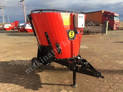 2 m3 Electric Shaft Feed Mixer - 2