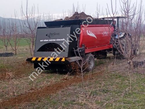 Bahçe Tipi Katı Gübre Dağıtma Römorku