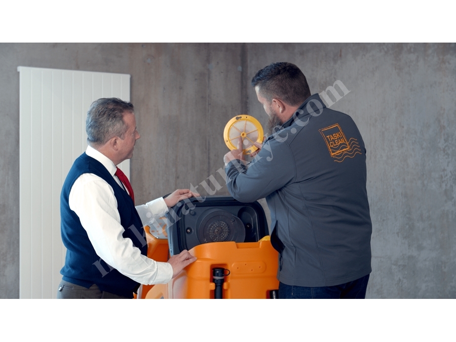 5500 mm (75L) Zemin Yıkama Makinası