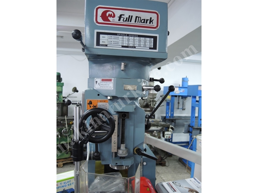 3 Eksen Otomatik Kalıpçı Freze Tezgahı