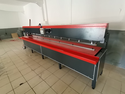 Zip-Vorhang-Klebemaschine - 2