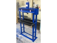25 Ton Wide Type Hydraulic Press (63 Cm) - 0