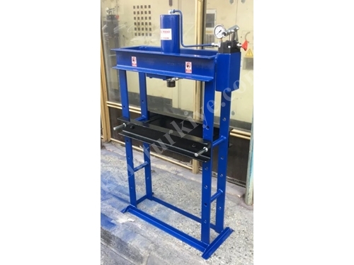 25 Ton Wide Type Hydraulic Press (63 Cm)