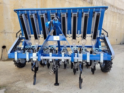 8 Rows Onion and Garlic Planting Machine - 0