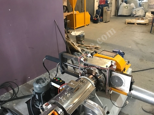 150 Kg / Saat Plastik Granül Extruder Makinası