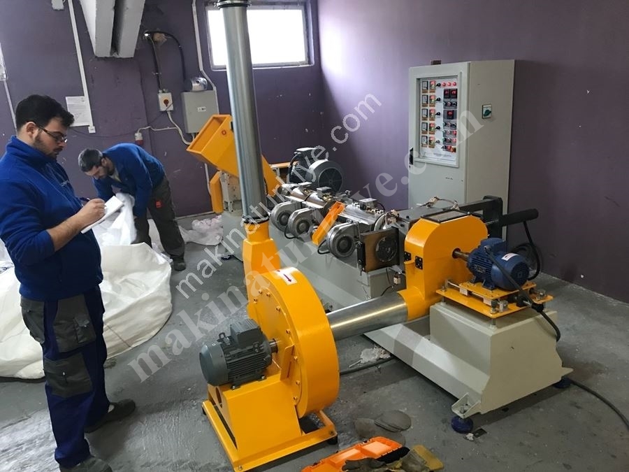 150 Kg / Hour Plastic Granule Extruder Machine