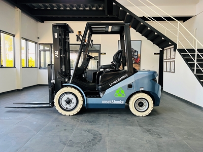 Rakipsiz Güç!! Royal Lityum İyon Akülü 3.5 Tonluk Forklift - 3