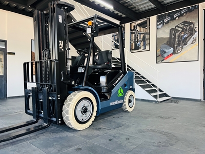Rakipsiz Güç!! Royal Lityum İyon Akülü 3.5 Tonluk Forklift - 4