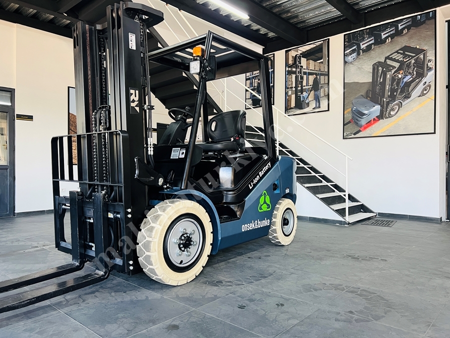 Rakipsiz Güç!! Royal Lityum İyon Akülü 3.5 Tonluk Forklift