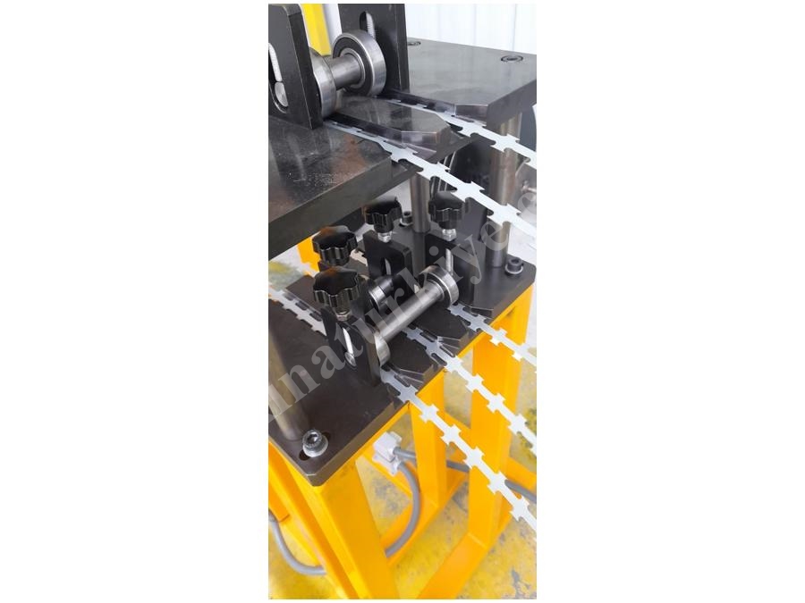 50 Kg / Saat Otomatik Jiletli Çit Teli Makinesi