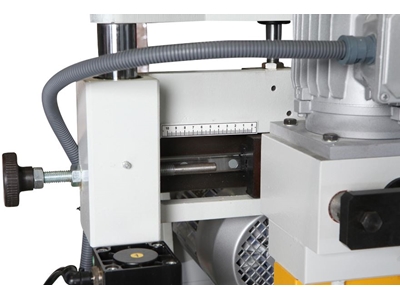 Machine de perçage et de vidange d'eau pour collier de charnière de verrouillage - 1