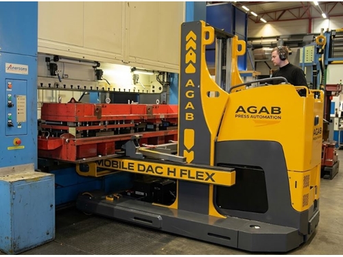 120 Ton Press Mold Change