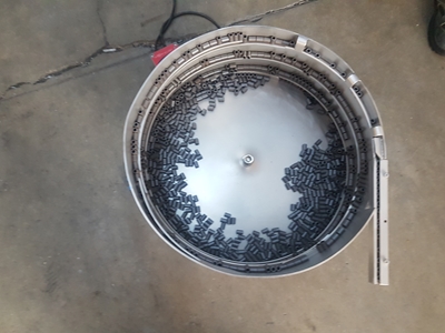 Clockwise Zodiac Vibrating Feeder Unit - 1