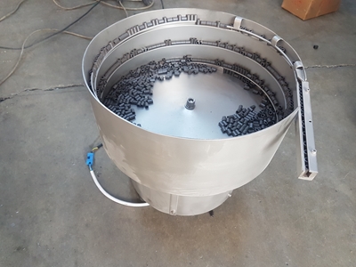 Clockwise Zodiac Vibrating Feeder Unit - 0