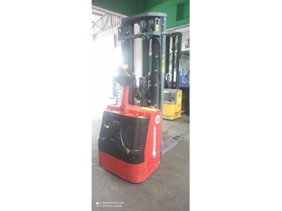 4500 mm 1600 Kg Elektrikli İstifleme Makinası