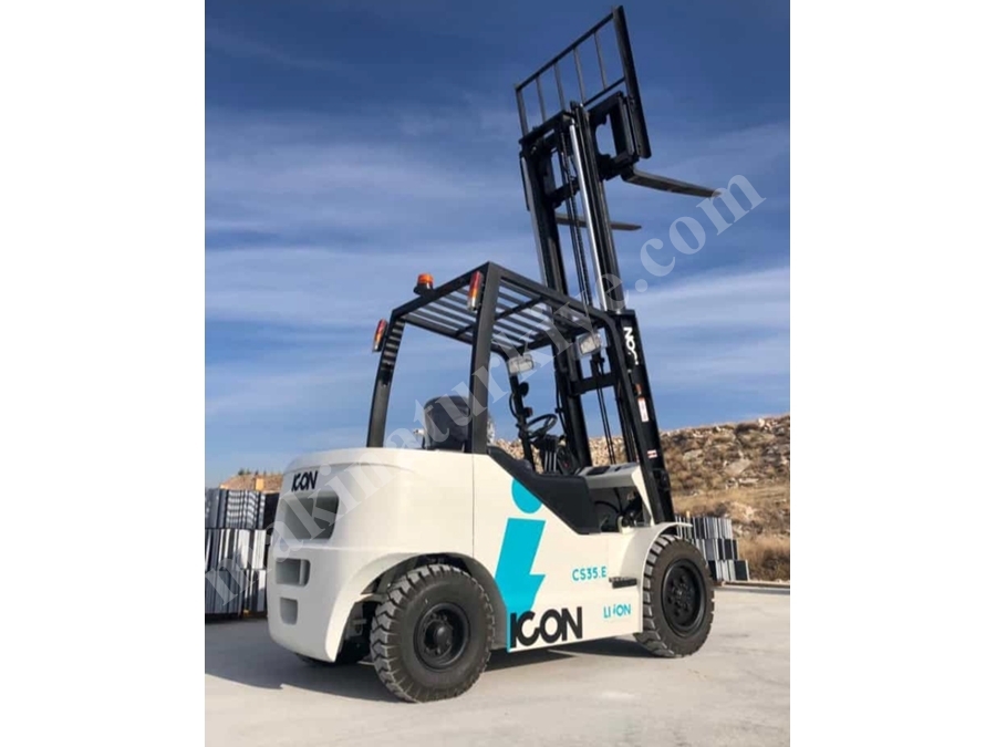 3 Ton Yük Taşıma Kapasiteli Triplex Akülü Forklift