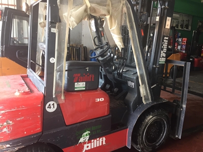 3 Ton 6000 mm 3 Kademeli Asansörlü Dizel Forklift - 1