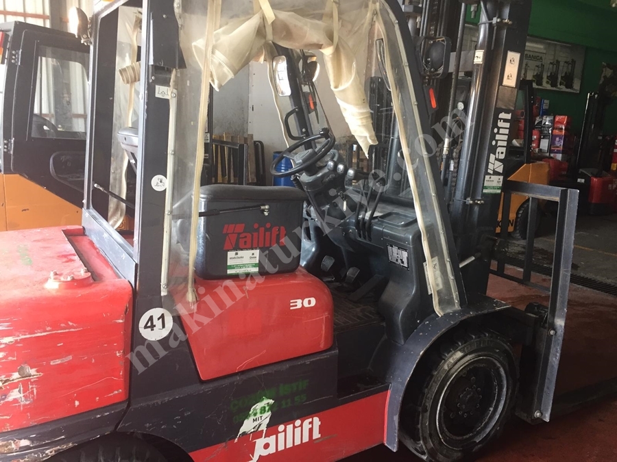 3 Ton 6000 mm 3 Kademeli Asansörlü Dizel Forklift