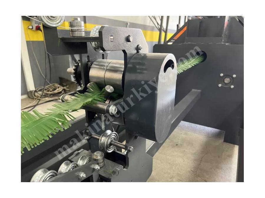 SVR Happy ( 18 m² / Saat ) Tam Otomatik Çim Çit Örme Makinesi