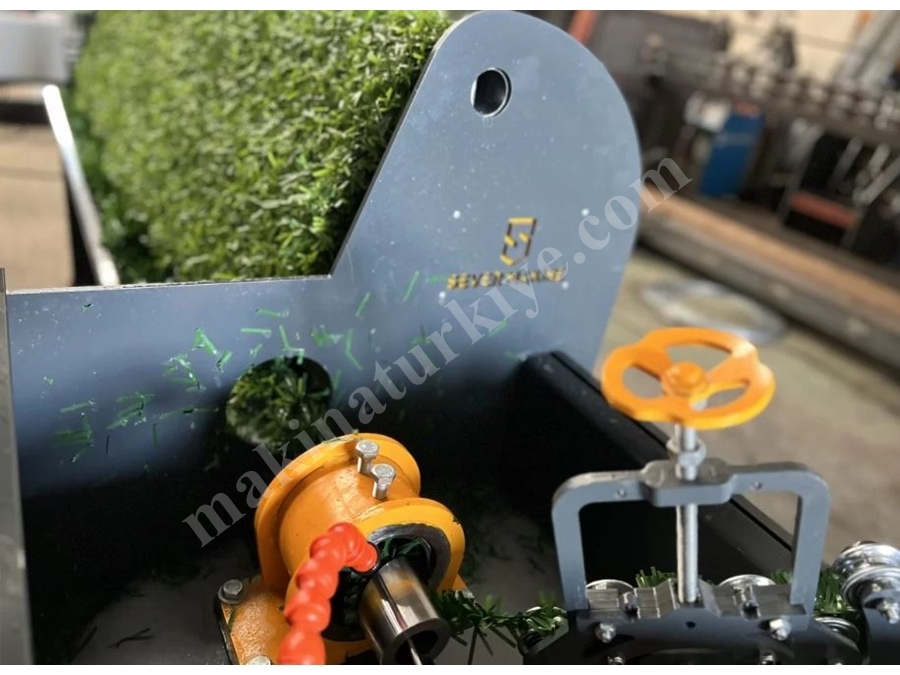 SVR Spinner ( 25 m² / Saat ) Yarı Otomatik Çim Çit Örme Makinesi