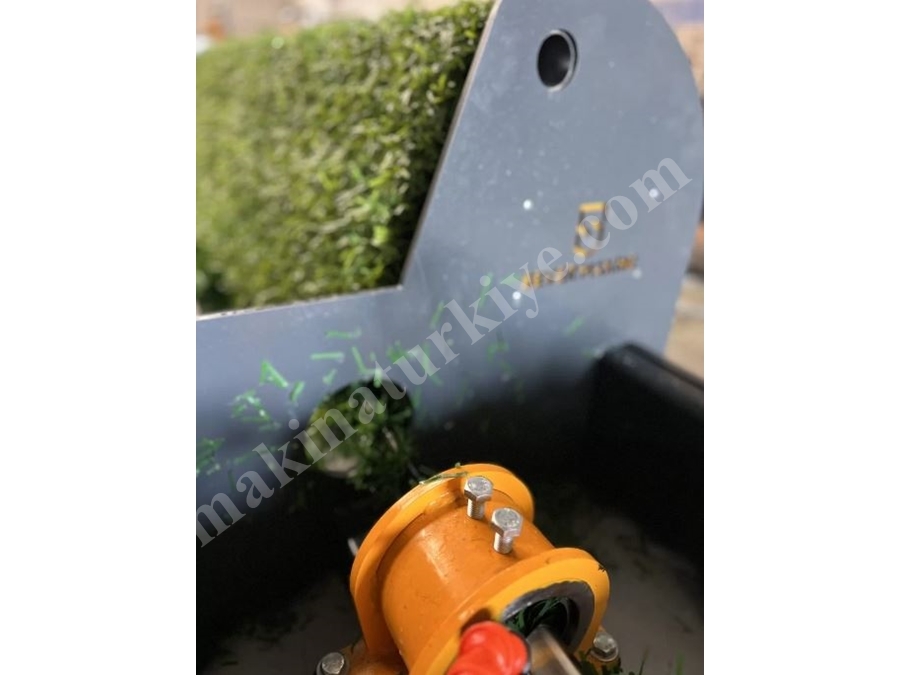 SVR Spinner ( 25 m² / Saat ) Yarı Otomatik Çim Çit Örme Makinesi