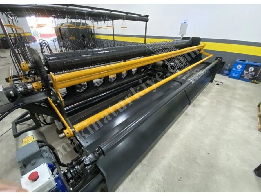 SVR Bee - 4 ( 600 - 650 m² / Saat ) Tam Otomatik Altıgen Tel Örme Makinesi